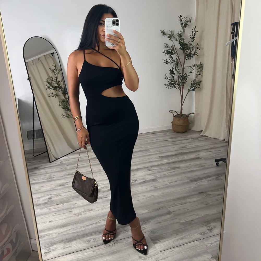 Cut out Midi Black Dress
